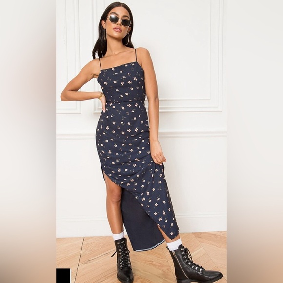 superdown Beth Maxi Dress in Navy Floral - Size S - Picture 2 of 3